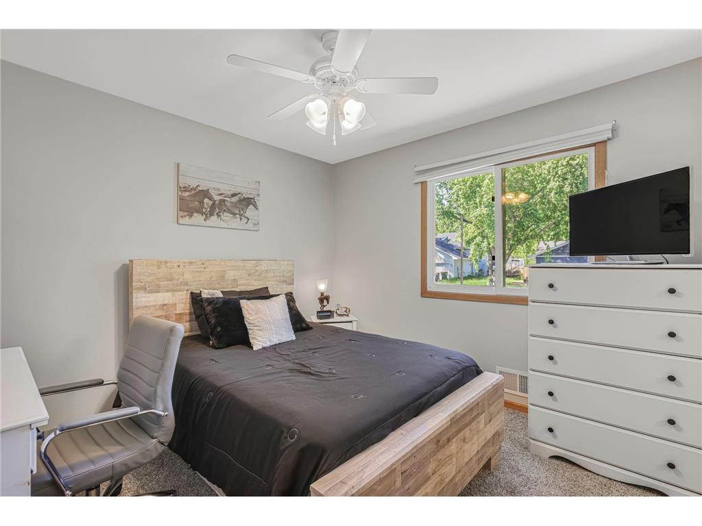 286 Frankland Street Mahtomedi MN 55115 7078619 image12