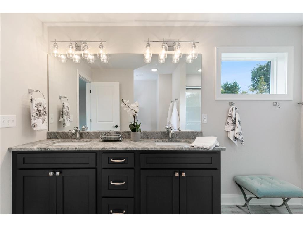 2860 Victoria Street N Roseville MN 55113 - Owasso 6522395 image18