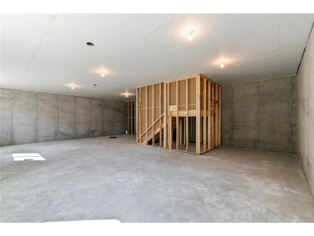 2860 Victoria Street N Roseville MN 55113 - Owasso 6522395 image25