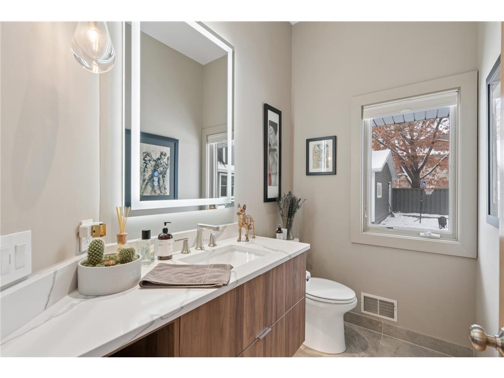 2864 Irving Avenue S Minneapolis MN 55408 7024662 image24