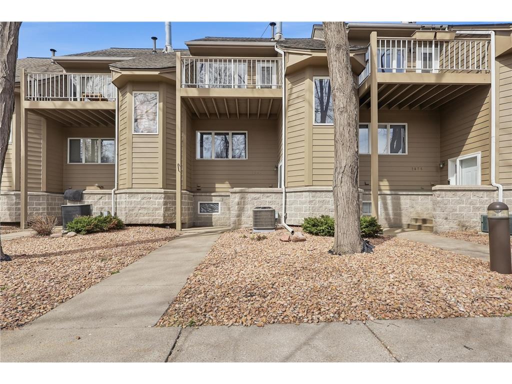 2868 Kenwood Isles Drive Minneapolis MN 55408 7057073 image1