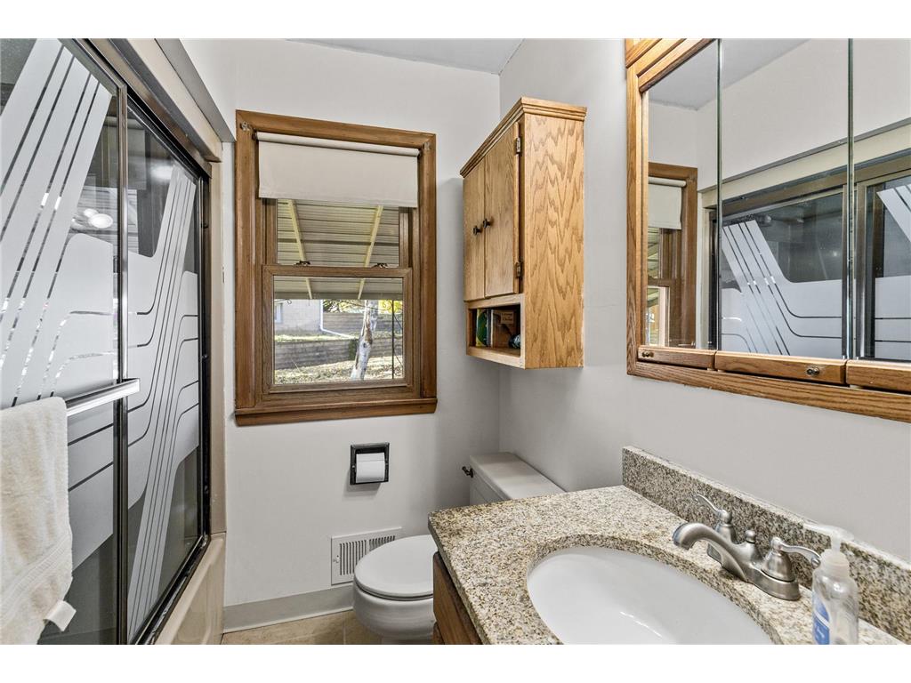 2869 Victoria Street N Roseville MN 55113 7006340 image18