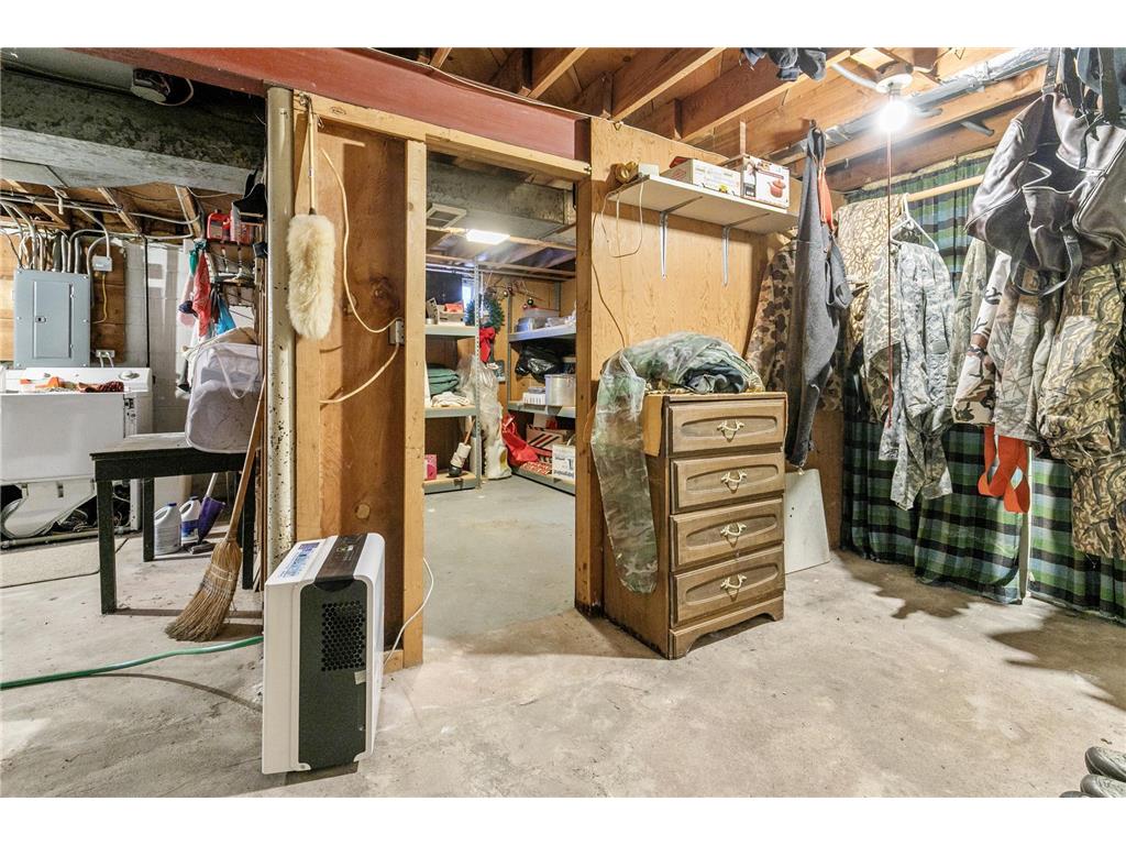 2869 Victoria Street N Roseville MN 55113 7006340 image20