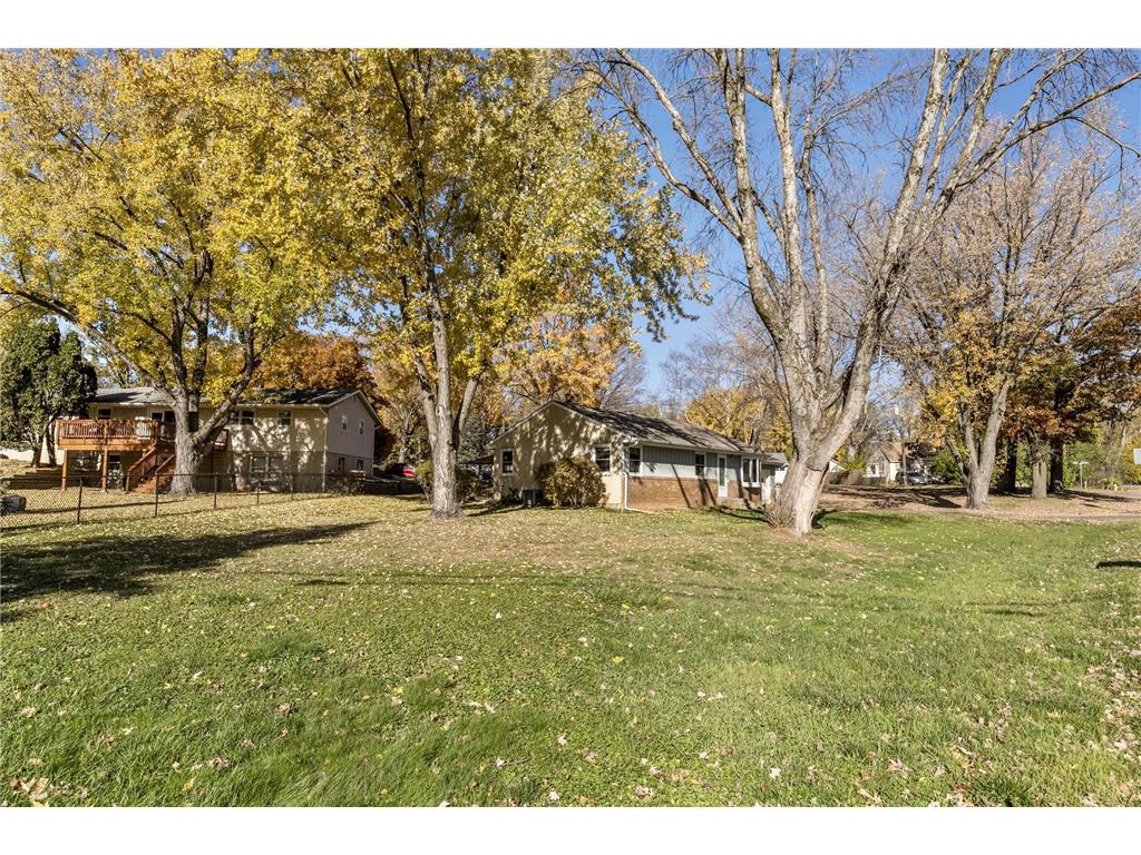 2869 Victoria Street N Roseville MN 55113 7006340 image24