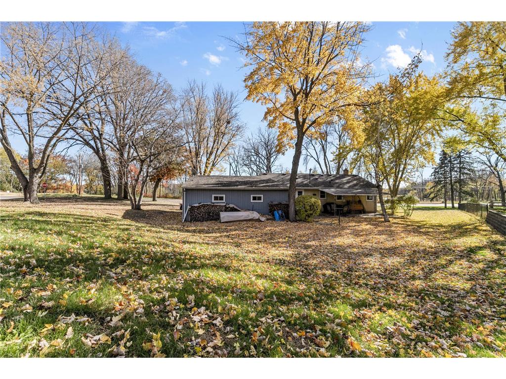 2869 Victoria Street N Roseville MN 55113 7006340 image26