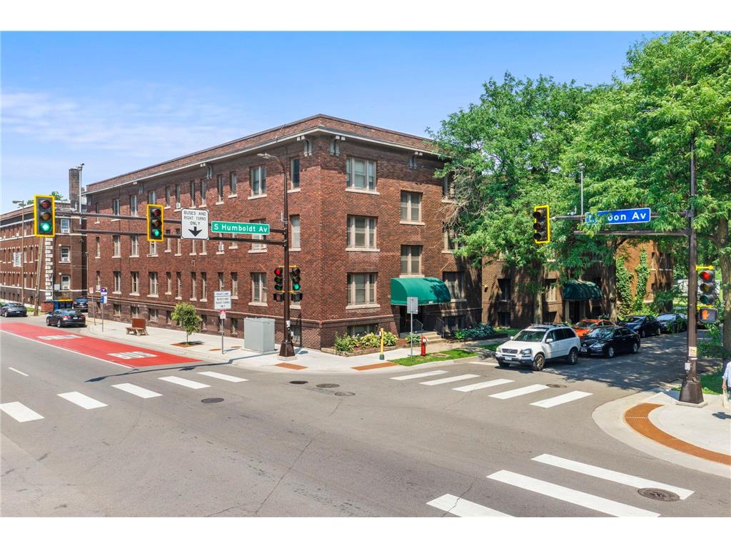 2870 & 2876 & 2882 Humboldt Avenue S Minneapolis MN 55408 7107359 image10