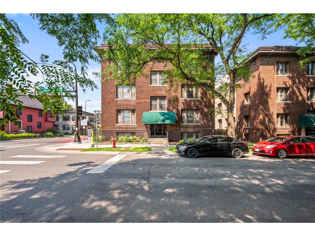 2870 & 2876 & 2882 Humboldt Avenue S Minneapolis MN 55408 7107359 image11