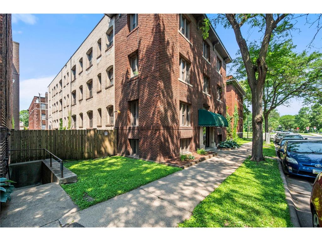 2870 & 2876 & 2882 Humboldt Avenue S Minneapolis MN 55408 7107359 image16