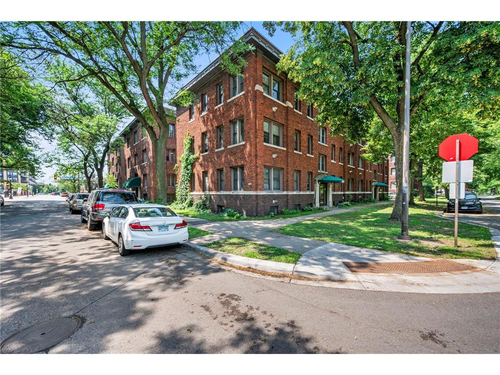 2870 & 2876 & 2882 Humboldt Avenue S Minneapolis MN 55408 7107359 image21