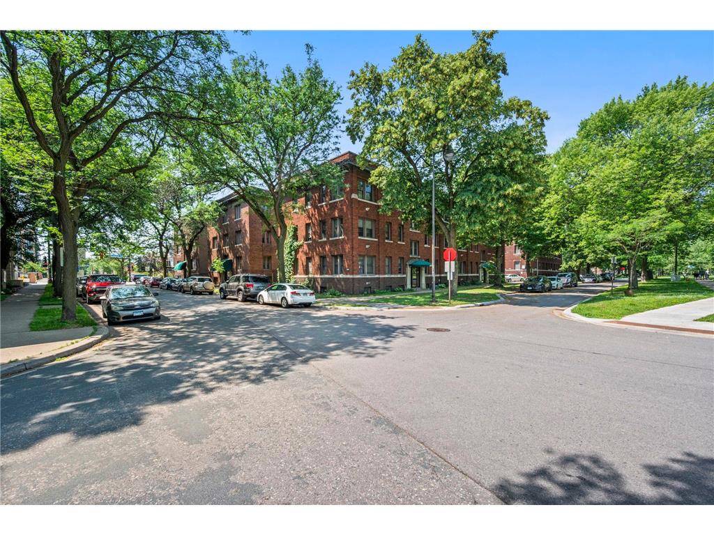 2870 & 2876 & 2882 Humboldt Avenue S Minneapolis MN 55408 7107359 image22