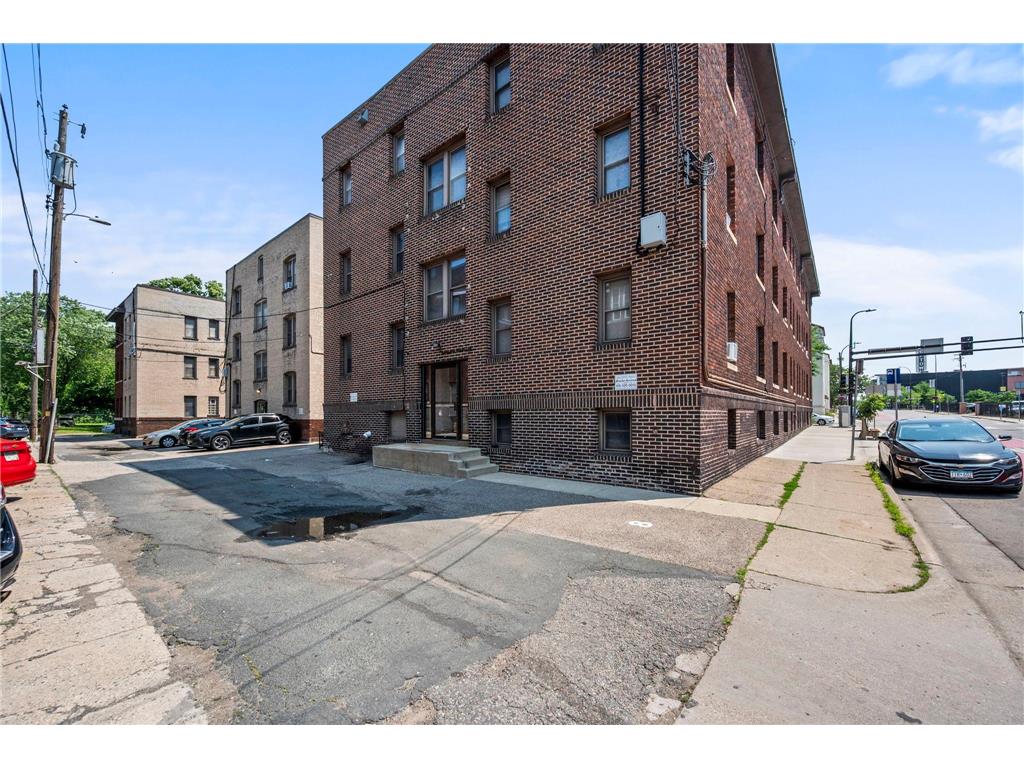 2870 & 2876 & 2882 Humboldt Avenue S Minneapolis MN 55408 7107359 image24