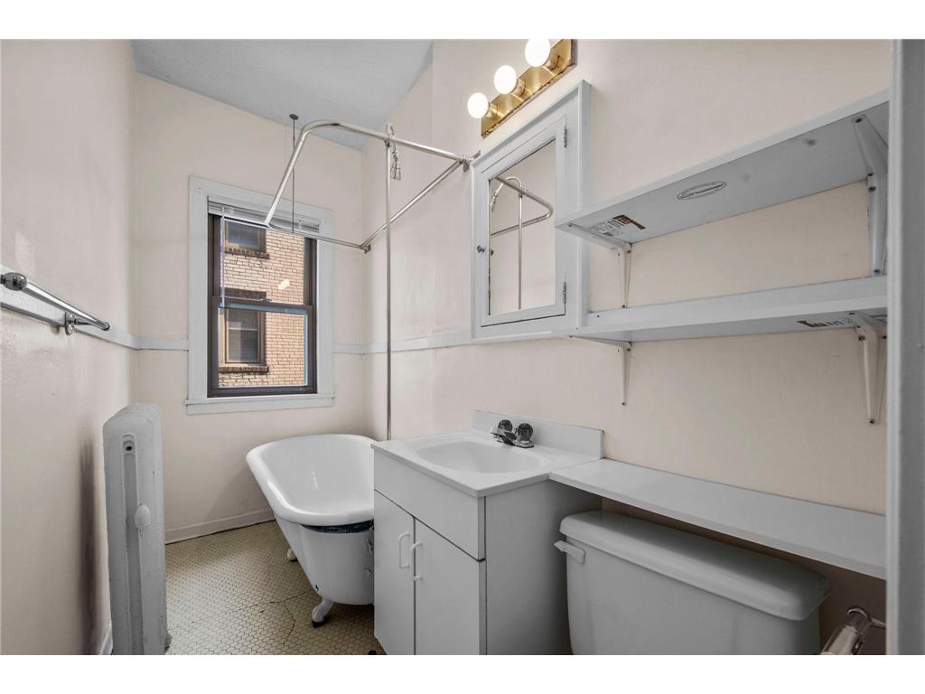 2870 & 2876 & 2882 Humboldt Avenue S Minneapolis MN 55408 7107359 image40