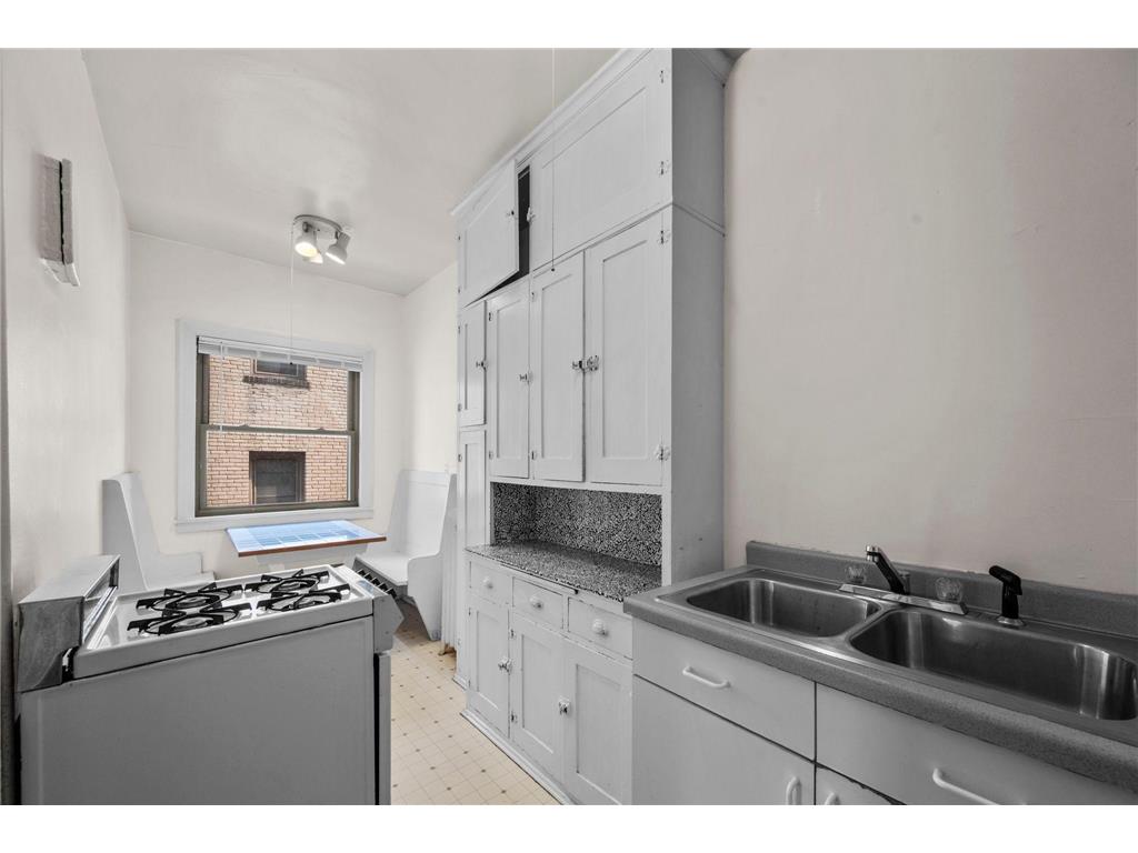 2870 & 2876 & 2882 Humboldt Avenue S Minneapolis MN 55408 7107359 image41