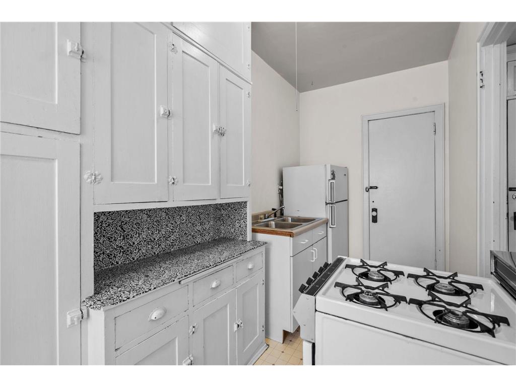 2870 & 2876 & 2882 Humboldt Avenue S Minneapolis MN 55408 7107359 image43