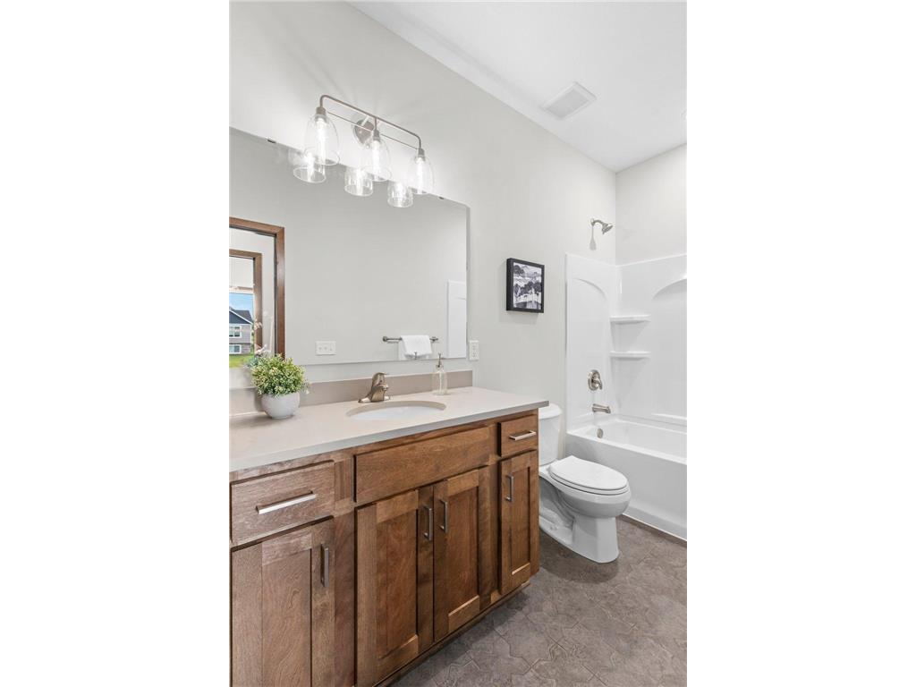 2870 Victoria Street N Roseville MN 55113 - Owasso 6784368 image21