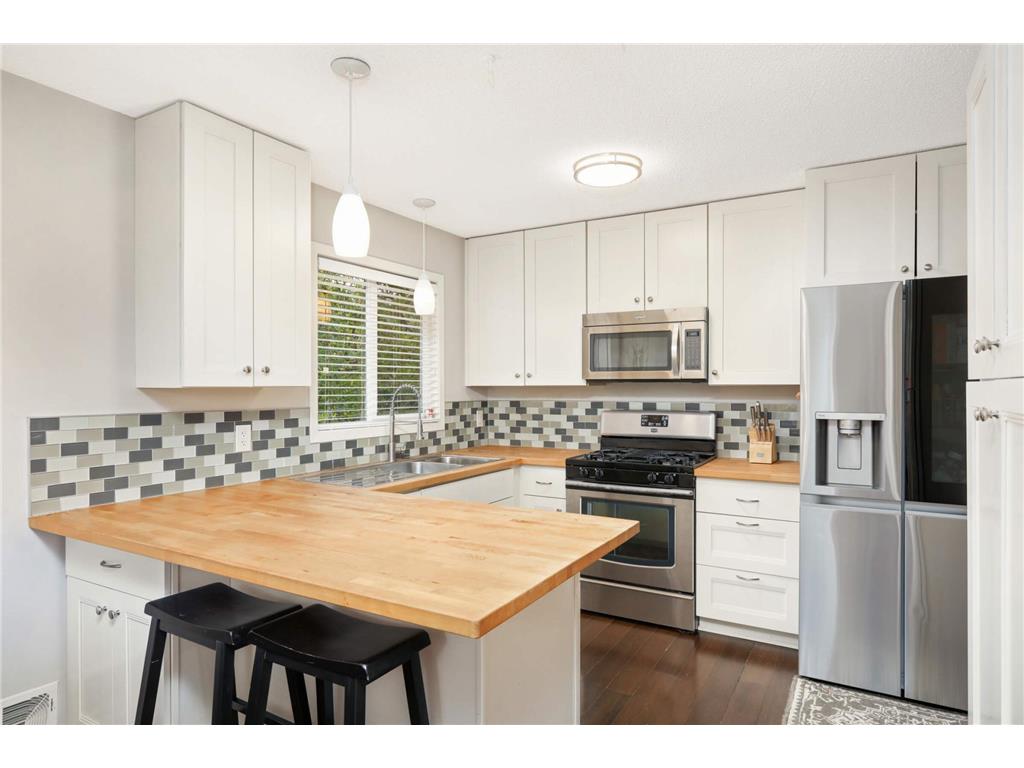 2879 Castleford Drive Woodbury MN 55125 6606323 image1