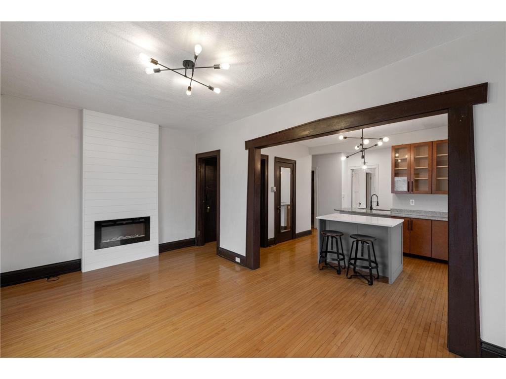 2881 Irving Avenue S #201 Minneapolis MN 55408 7042806 image1