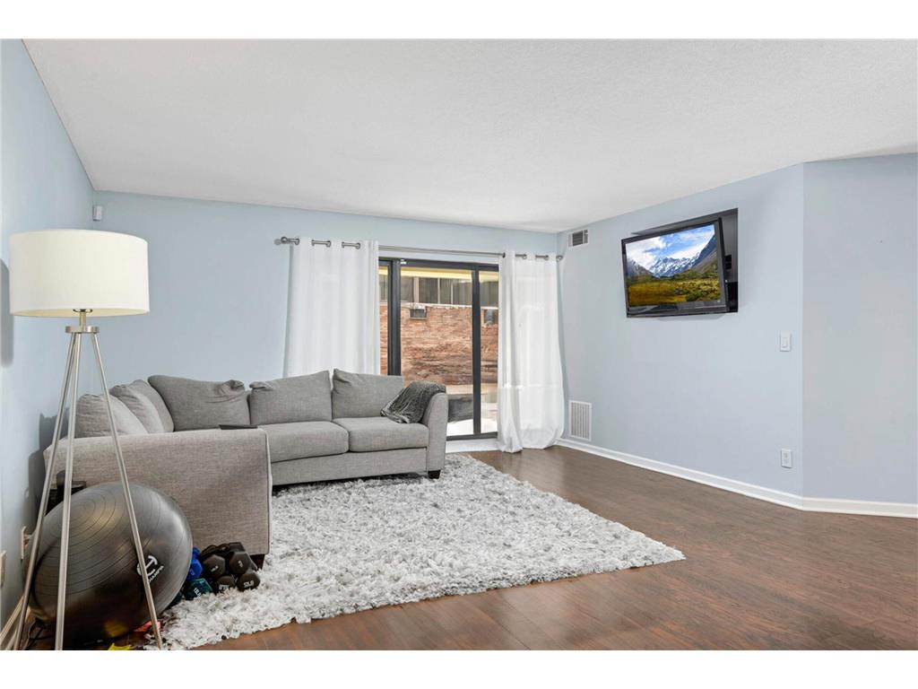 2885 Knox Avenue S #203 Minneapolis MN 55408 7046640 image4