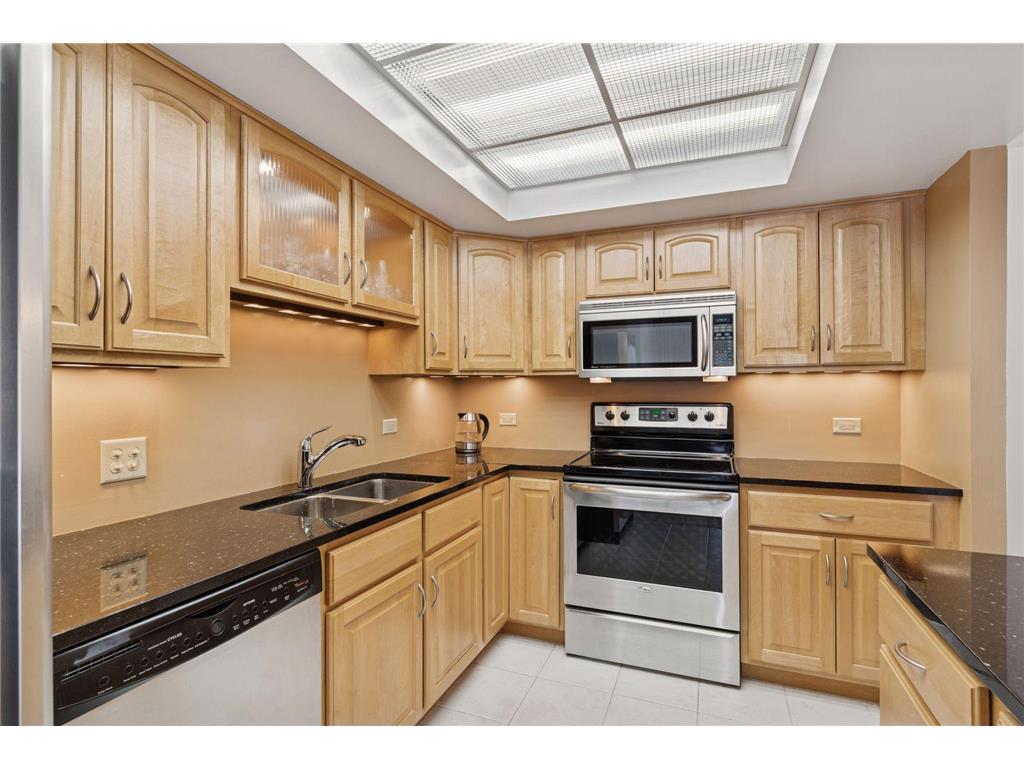 2885 Knox Avenue S #404 Minneapolis MN 55408 7003211 image11