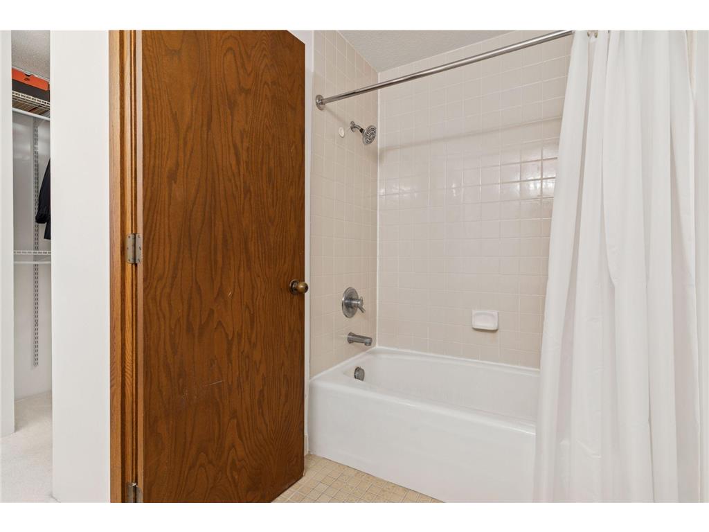 2885 Knox Avenue S #404 Minneapolis MN 55408 7003211 image22