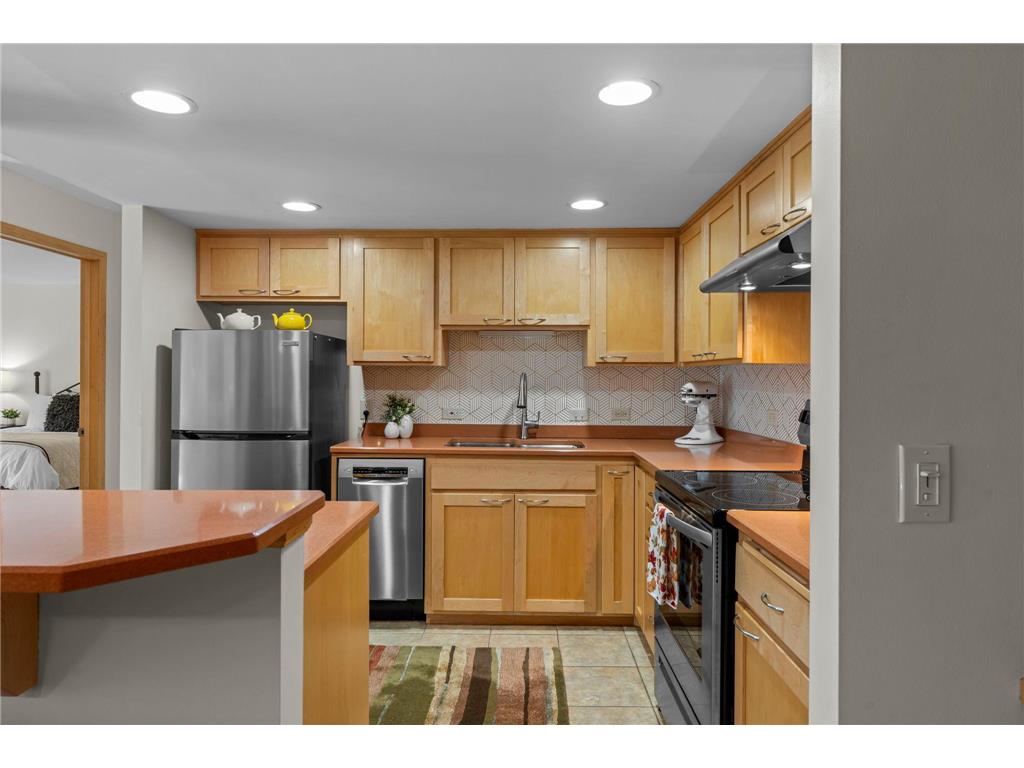 2885 Knox Avenue S #605 Minneapolis MN 55408 - Bde Maka Ska 7020766 image19