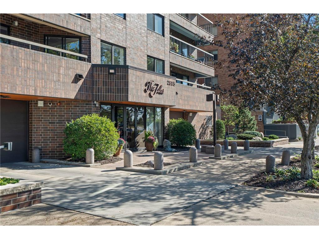 2885 Knox Avenue S #605 Minneapolis MN 55408 - Bde Maka Ska 7020766 image2