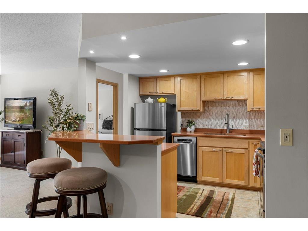 2885 Knox Avenue S #605 Minneapolis MN 55408 - Bde Maka Ska 7091492 image20