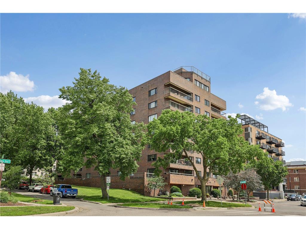 2885 Knox Avenue S #707 Minneapolis MN 55408 - Bde Maka Ska 7093583 image1
