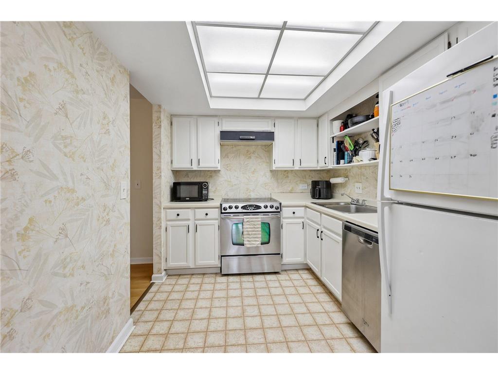 2885 Knox Avenue S #707 Minneapolis MN 55408 - Bde Maka Ska 7093583 image8