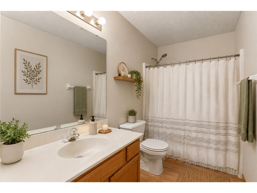 2888 Eagle Valley Drive Woodbury MN 55129 7079345 image36