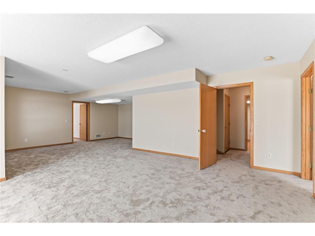 2888 Eagle Valley Drive Woodbury MN 55129 7079345 image41