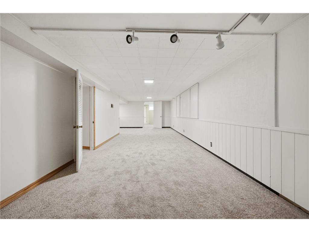 2889 Simpson Street Roseville MN 55113 7101705 image14
