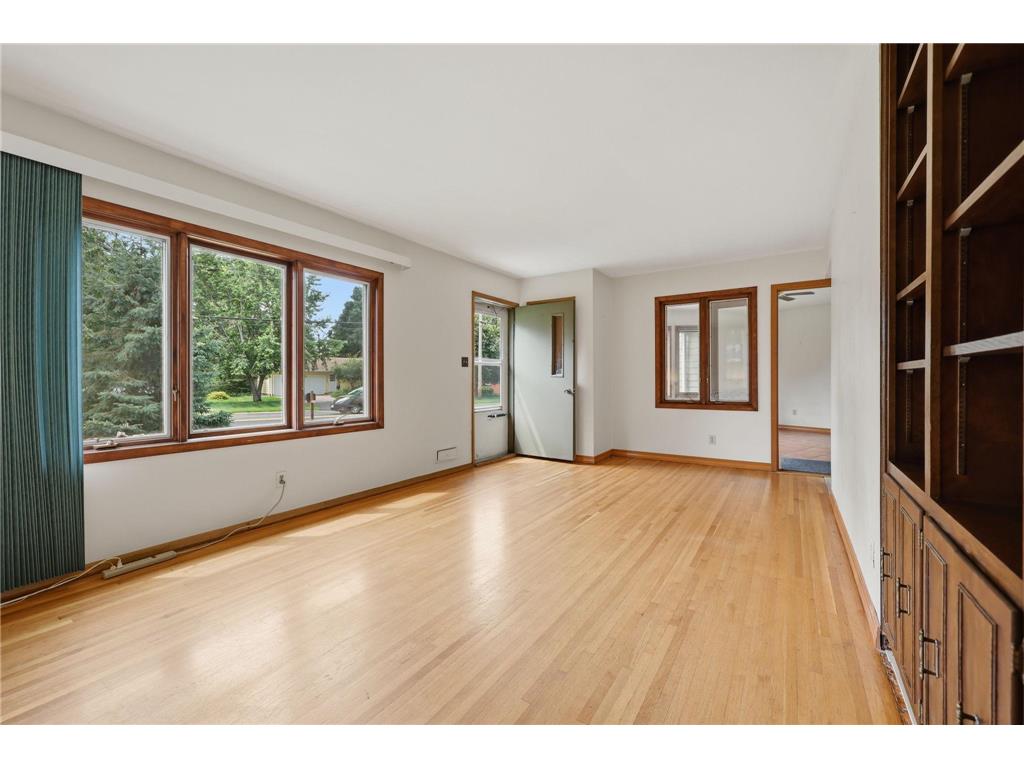 2889 Simpson Street Roseville MN 55113 7101705 image2
