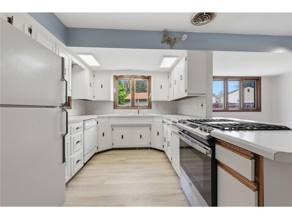 2889 Simpson Street Roseville MN 55113 7101705 image3
