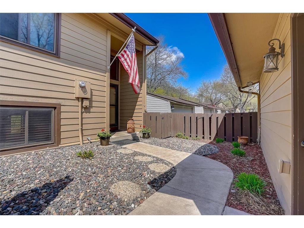 289 W Eagle Lake Drive, Maple Grove, MN, 55369 MLS 6366157 Edina