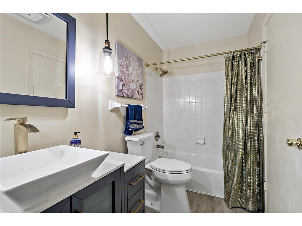 2890 Castleford Court Woodbury MN 55125 7084523 image25