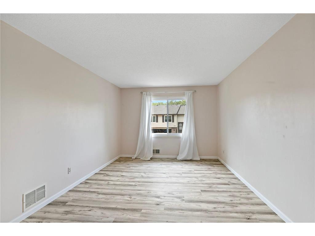 2890 Castleford Court Woodbury MN 55125 7084523 image28