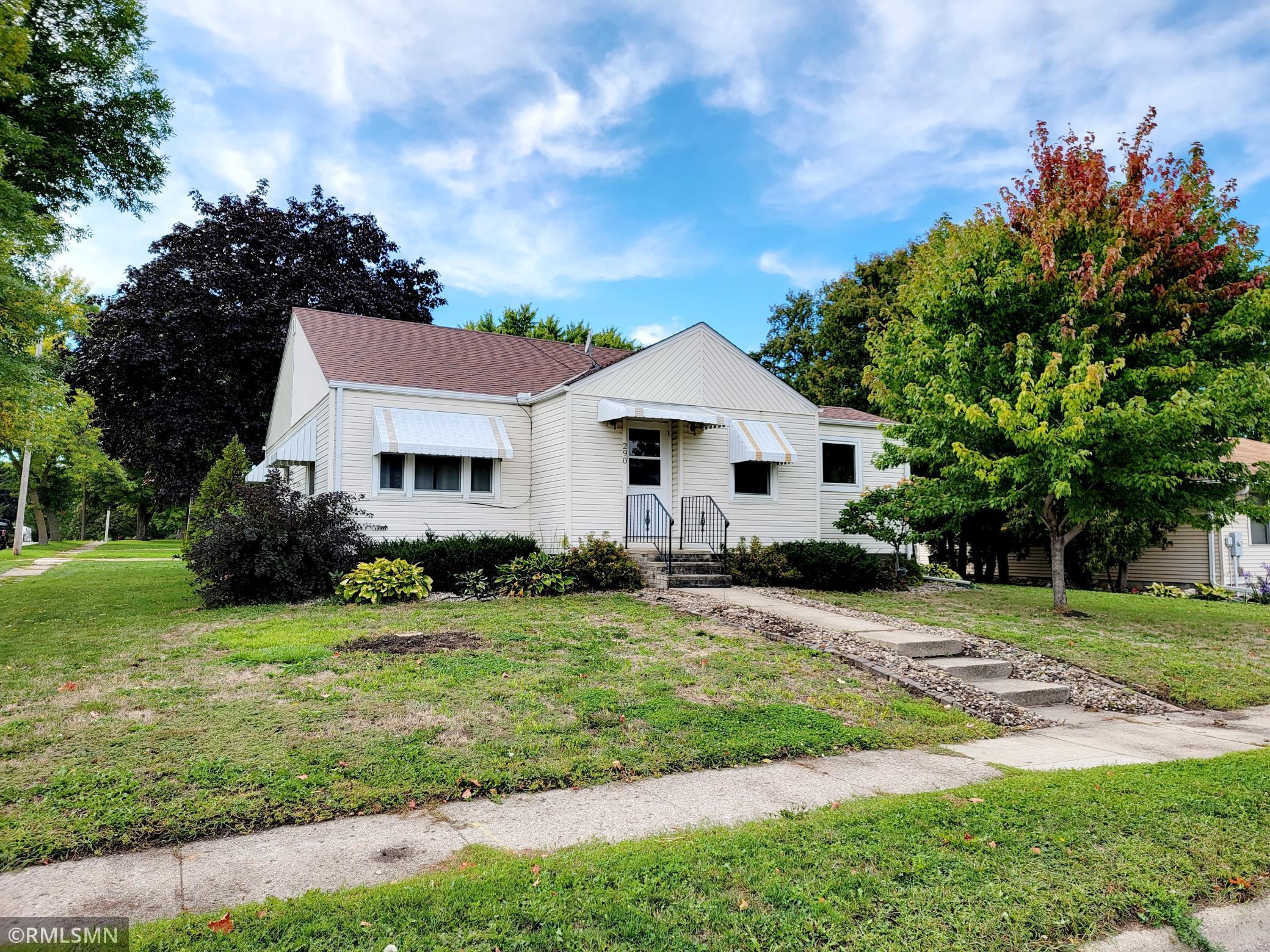 290 S Cordova Avenue Le Center MN 56057 6100348 image1