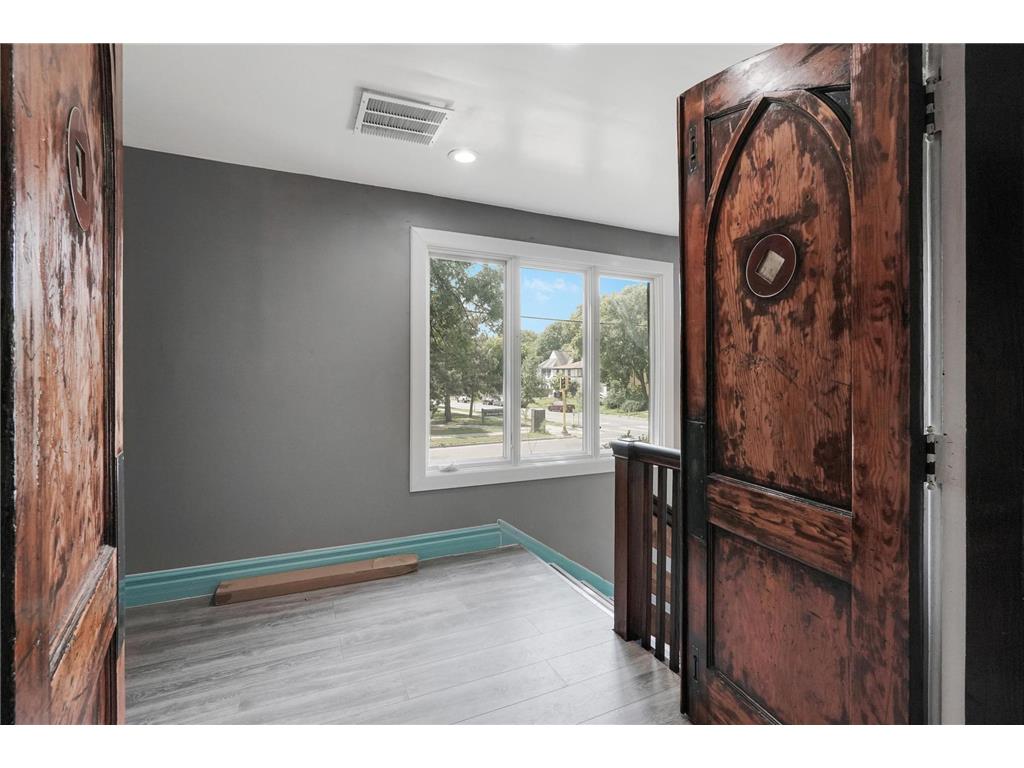 2900 Lyndale Avenue N, Minneapolis, MN, 55411 MLS 6409474 Edina Realty