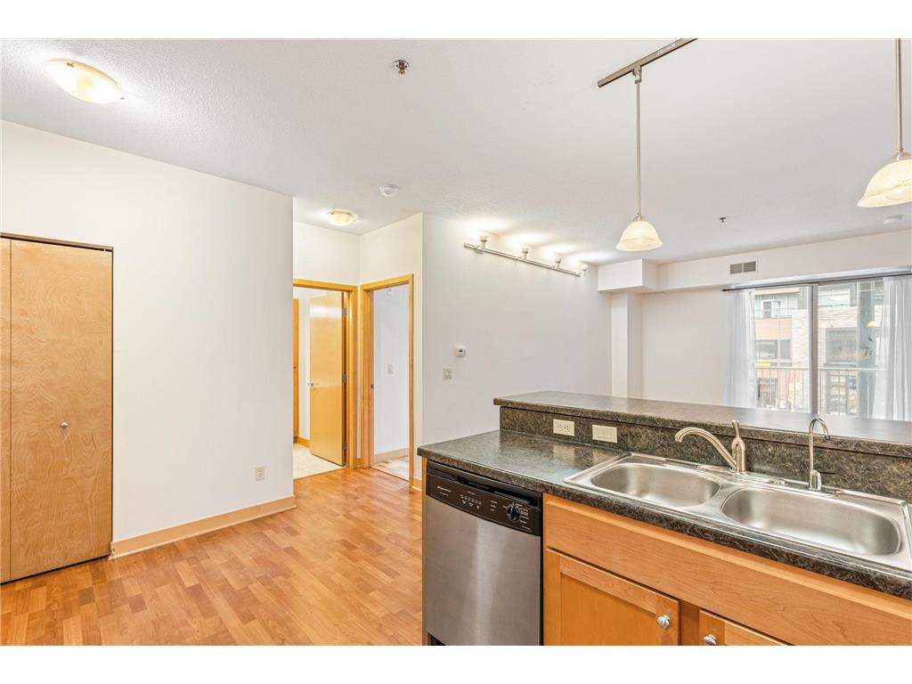 2900 University Avenue SE #211 Minneapolis MN 55414 7002940 image4