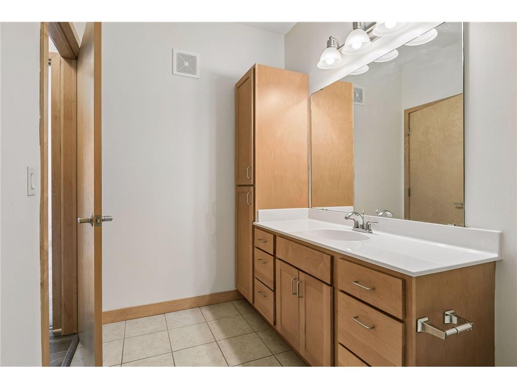 2900 University Avenue SE #305 Minneapolis MN 55414 7046882 image20