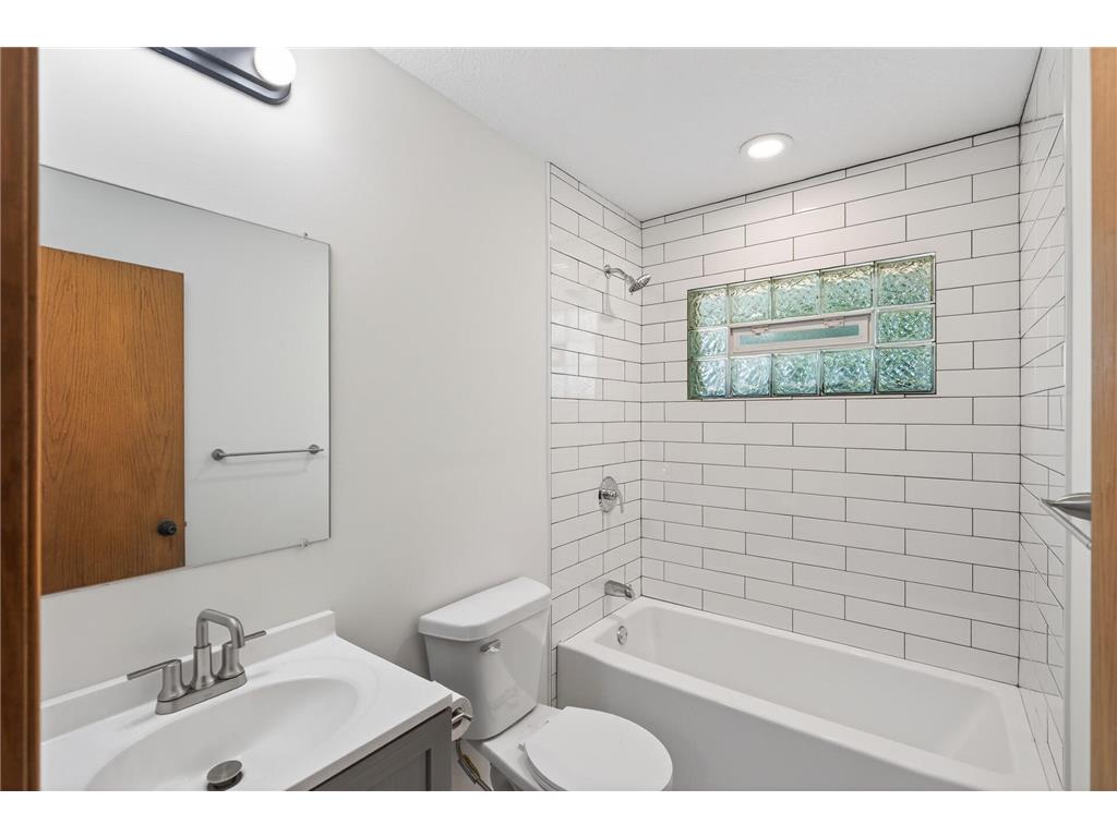 2901 114th Avenue NW Coon Rapids MN 55433 7088269 image16