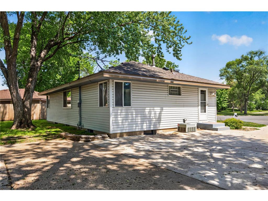 2901 114th Avenue NW Coon Rapids MN 55433 7088269 image27