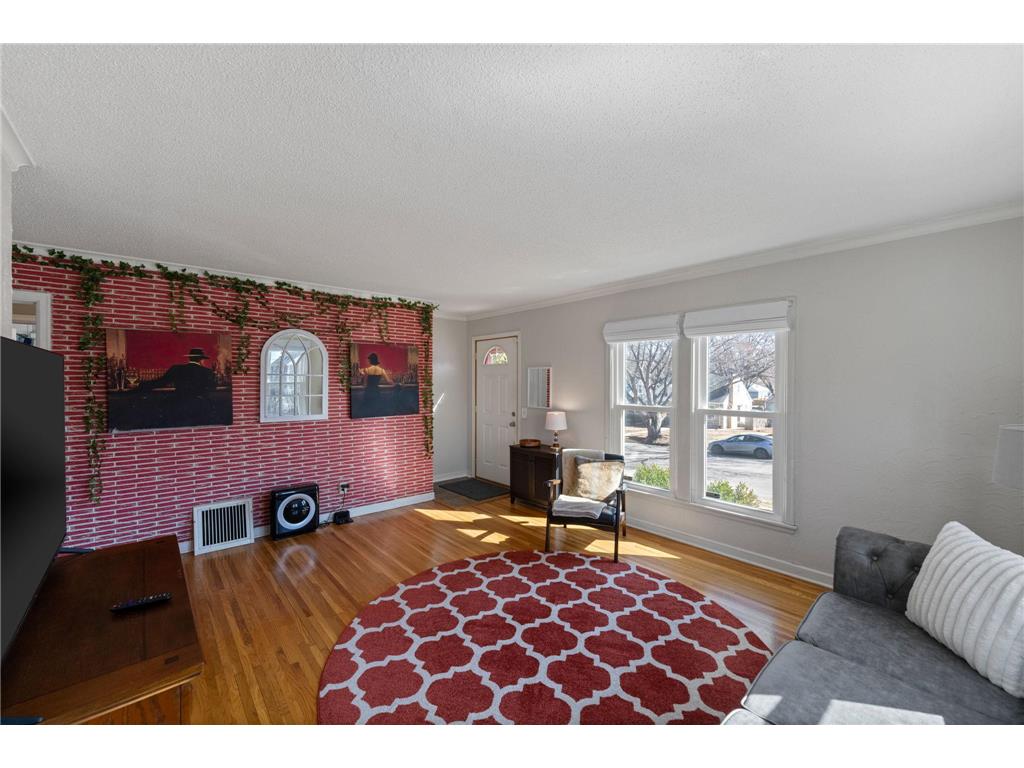 2901 Zenith Avenue N Robbinsdale MN 55422 7081701 image3