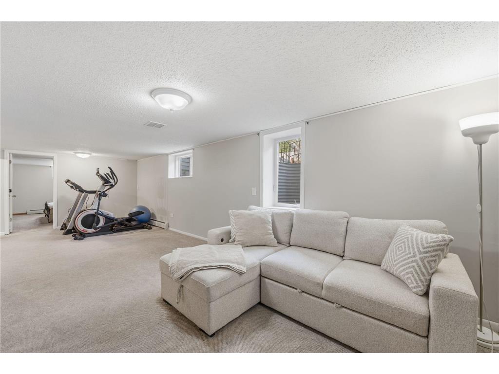 2905 Townview Avenue NE Saint Anthony MN 55418 7057728 image26