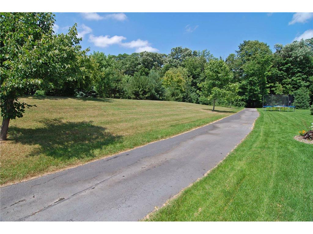 2906 Butternut Drive Chaska MN 55318 6758672 image58