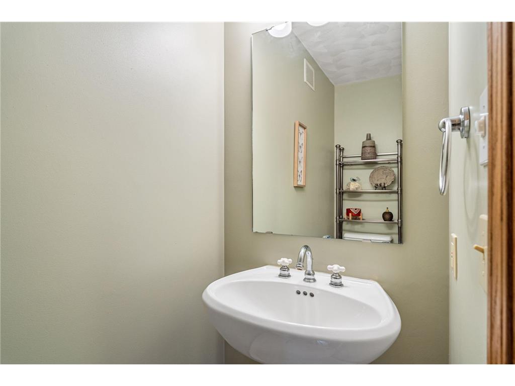 2908 5th Avenue SW Austin MN 55912 7090082 image26