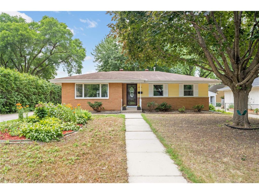 2908 Townview Avenue NE Saint Anthony MN 55418 6378542 image1