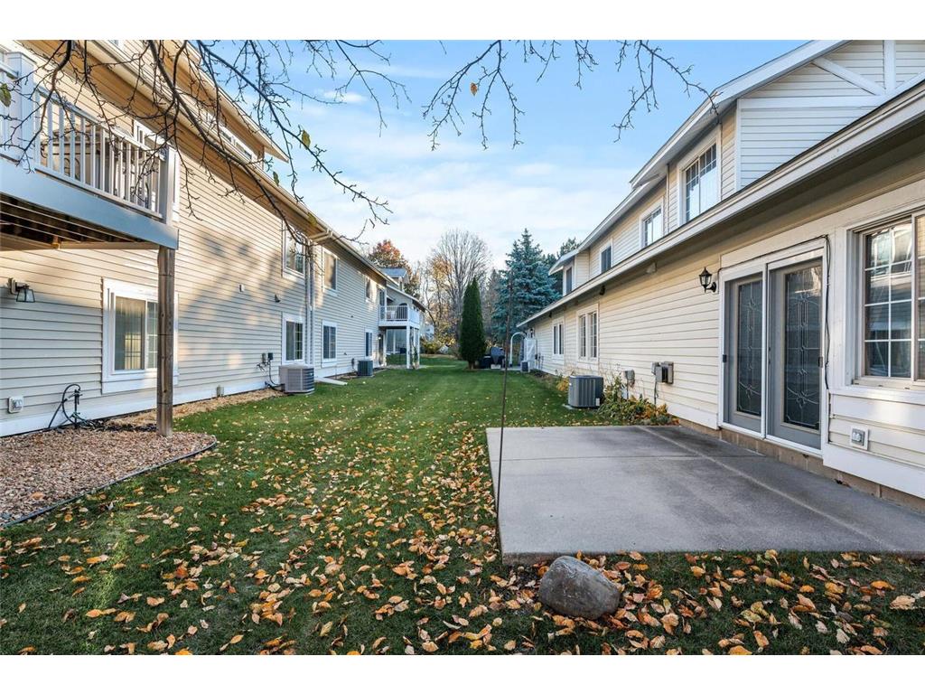 2909 Devonshire Circle #E Woodbury MN 55125 7024652 image32