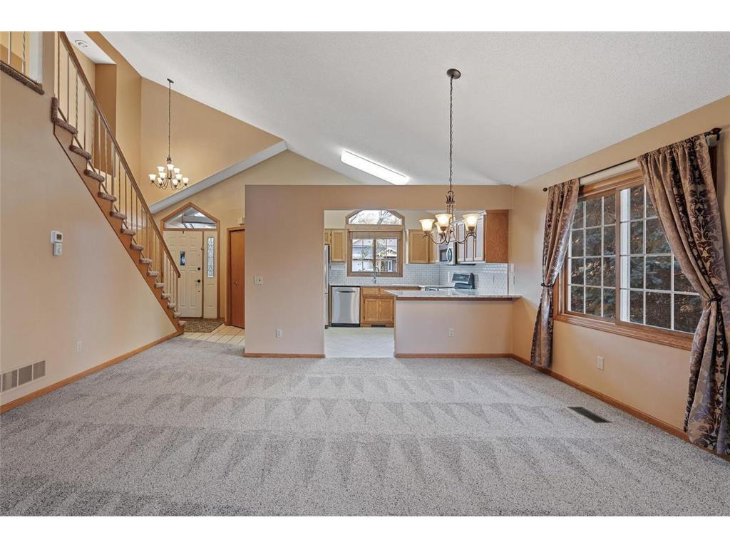 2909 Devonshire Circle #E Woodbury MN 55125 7024652 image5